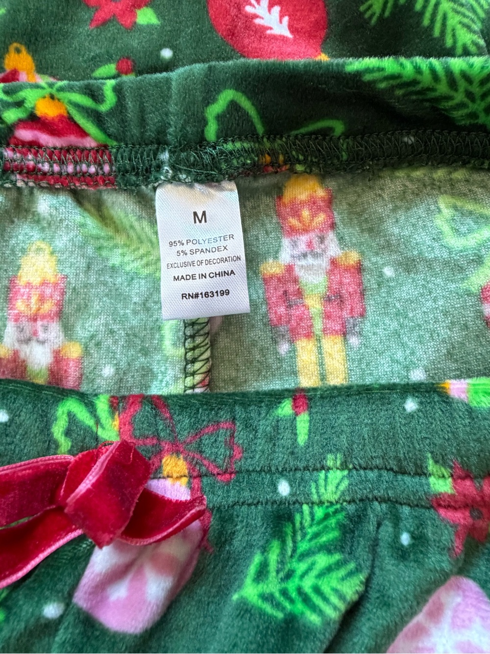 BNWT Snow Cool Kids Green Holiday Pajama Pants - Picture 3 of 4